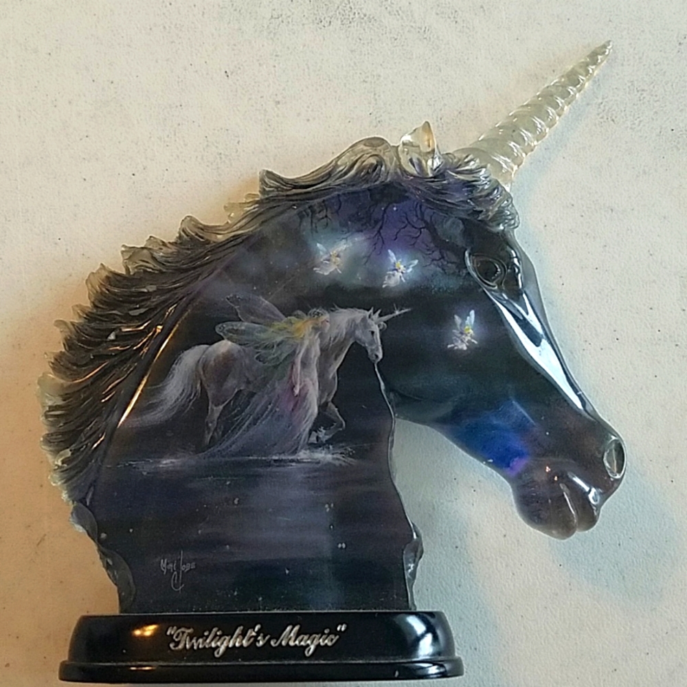 2002 the Bradford exchange unicorn figurine